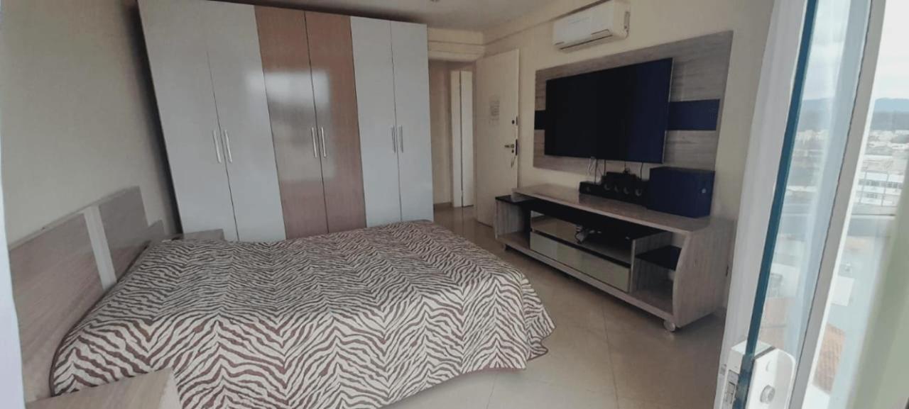Apart no centro com 2 quartos, ar condicionado, internet, churrasqueira, cozinha completa e máquina de lavar roupas - O APTO NÃO É COMPARTILHADO COM OUTRAS PESSOAS Uniao Da Vitoria Exterior foto